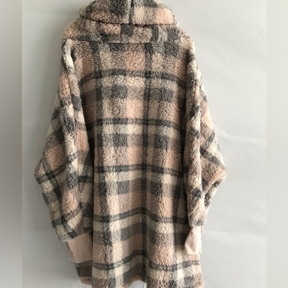 bumblebella sherpa shawl